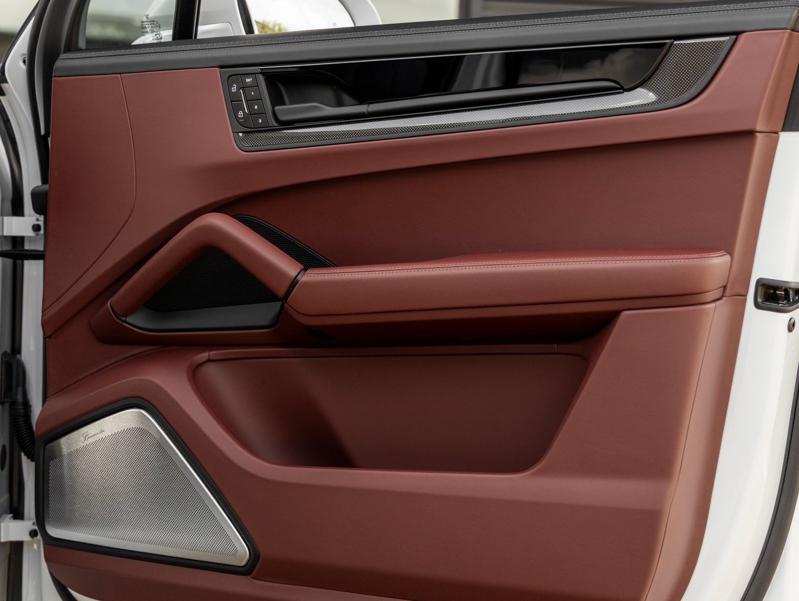 New 2026 Porsche Cayenne GTS AWD/4WD image 45
