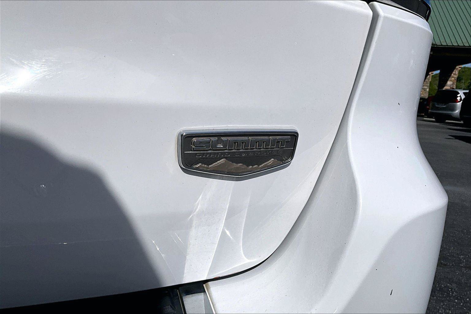 Used 2019 Jeep Grand Cherokee Summit AWD/4WD image 8