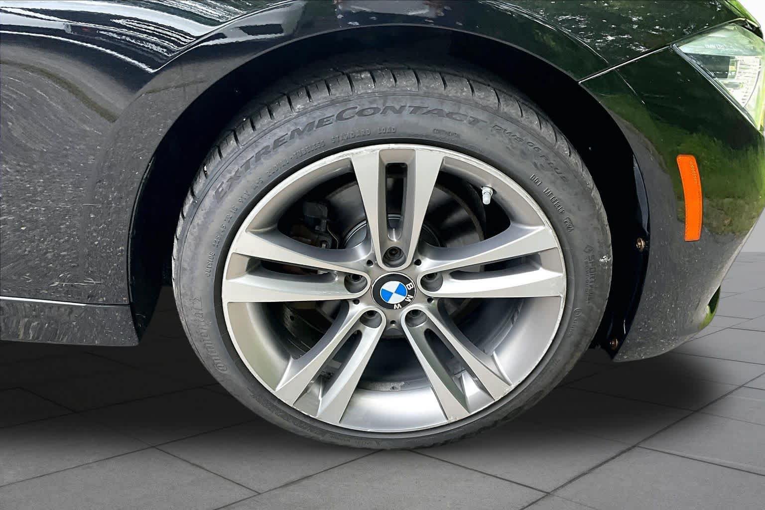 Used 2018 BMW 330i xDrive Sedan AWD/4WD image 11