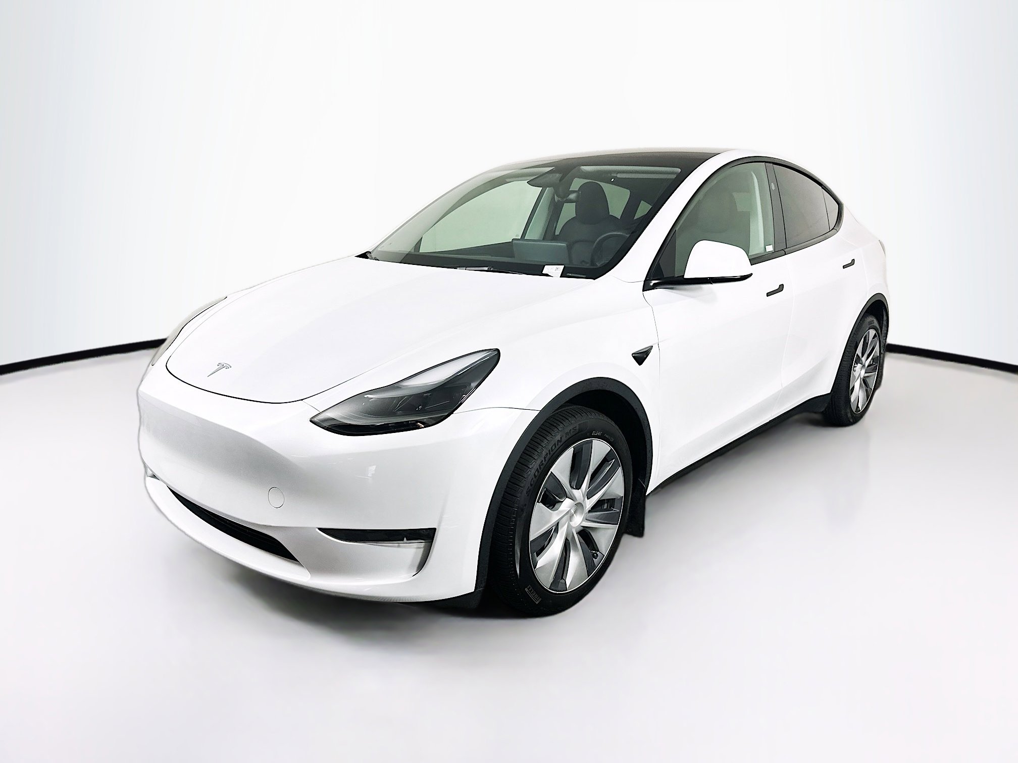 Used 2024 Tesla Model Y Long Range image 3