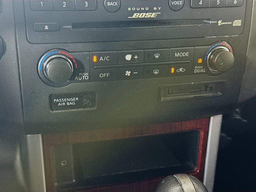 Used 2012 Nissan Pathfinder LE RWD image 16