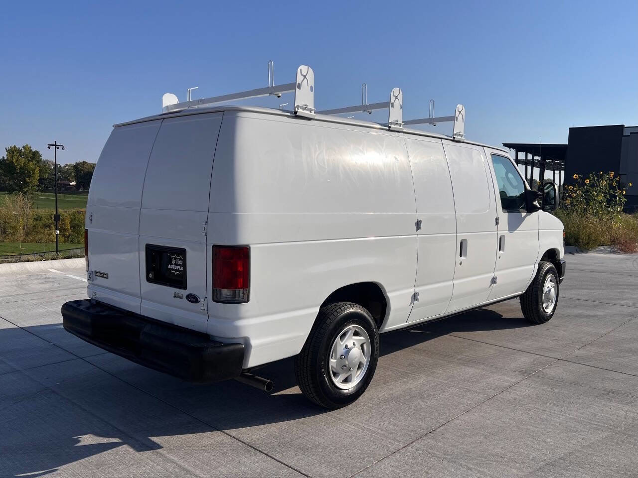 Used 2010 Ford E-150 and Econoline 150 image 6