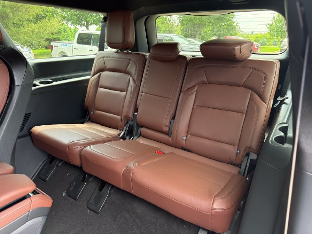 New 2026 Lincoln Navigator L Reserve AWD/4WD image 14