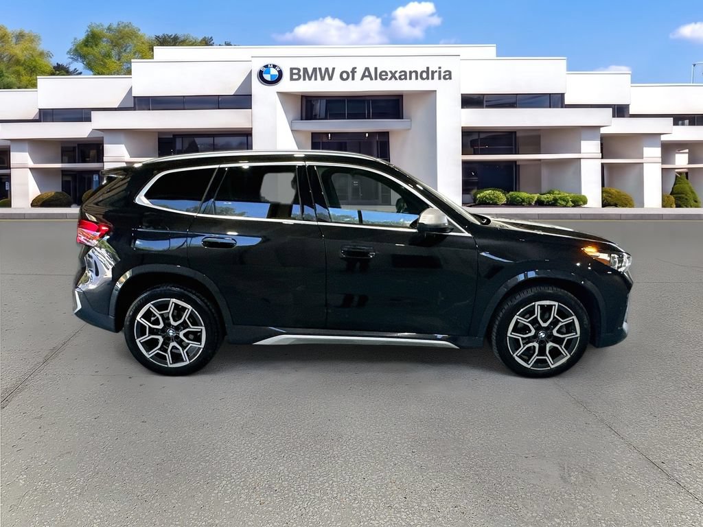 Used 2023 BMW X1 xDrive28i w/ Premium Package AWD/4WD image 4