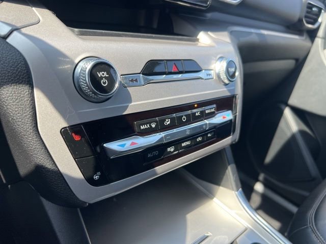 Certified 2022 Ford Explorer XLT w/ Equipment Group 202A image 14