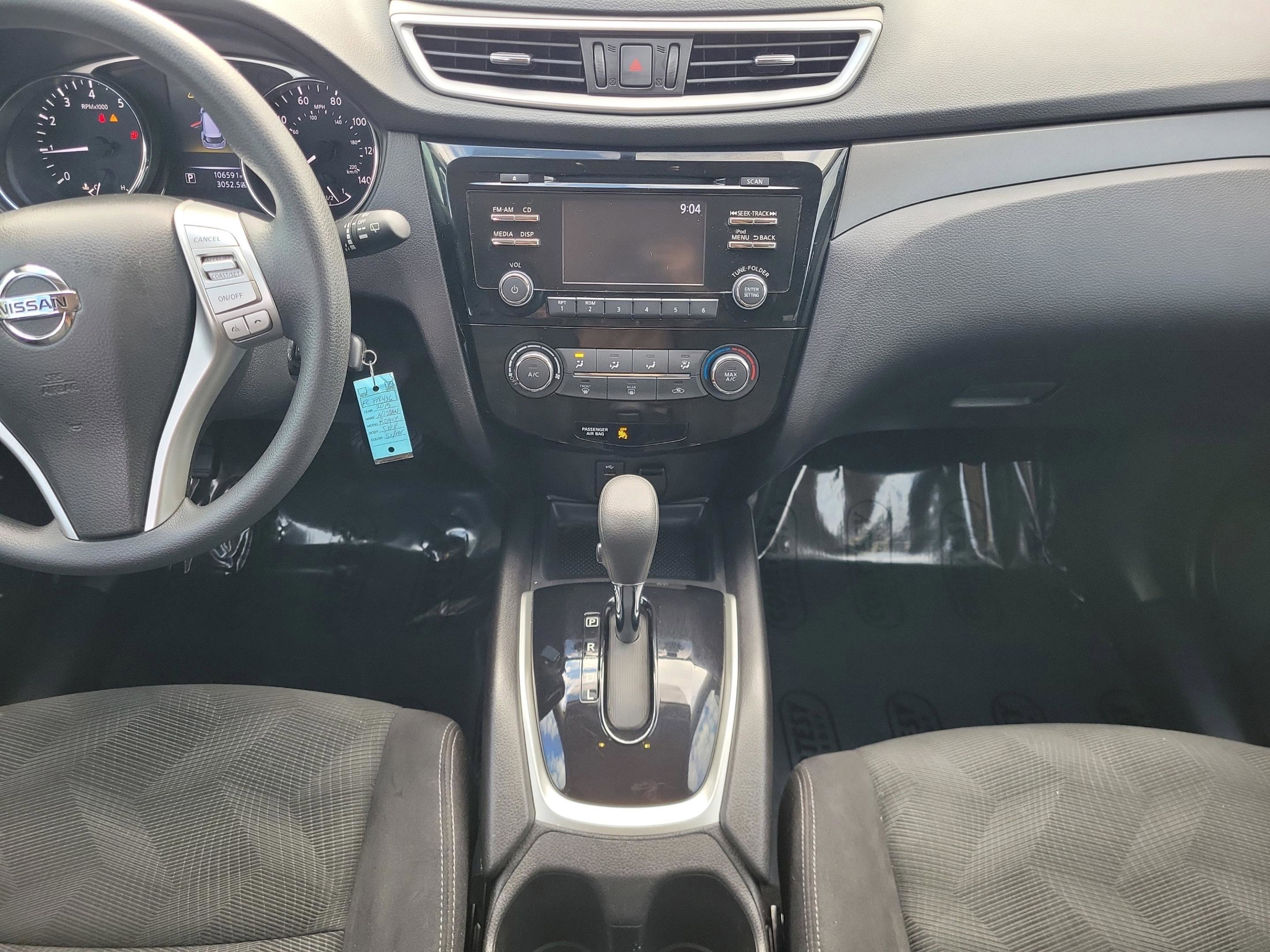 Used 2015 Nissan Rogue S w/ S Family Package image 12