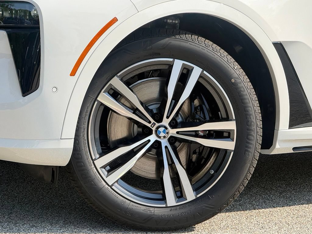 New 2027 BMW X7 xDrive40i w/ Executive Package AWD/4WD image 2