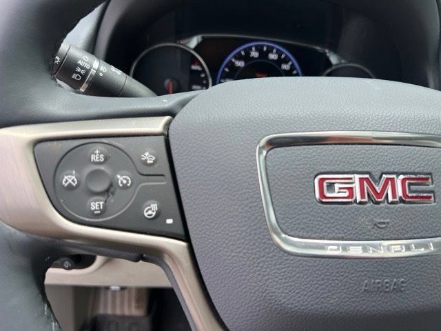Used 2024 GMC Terrain Denali w/ Denali Premium Package AWD/4WD image 30