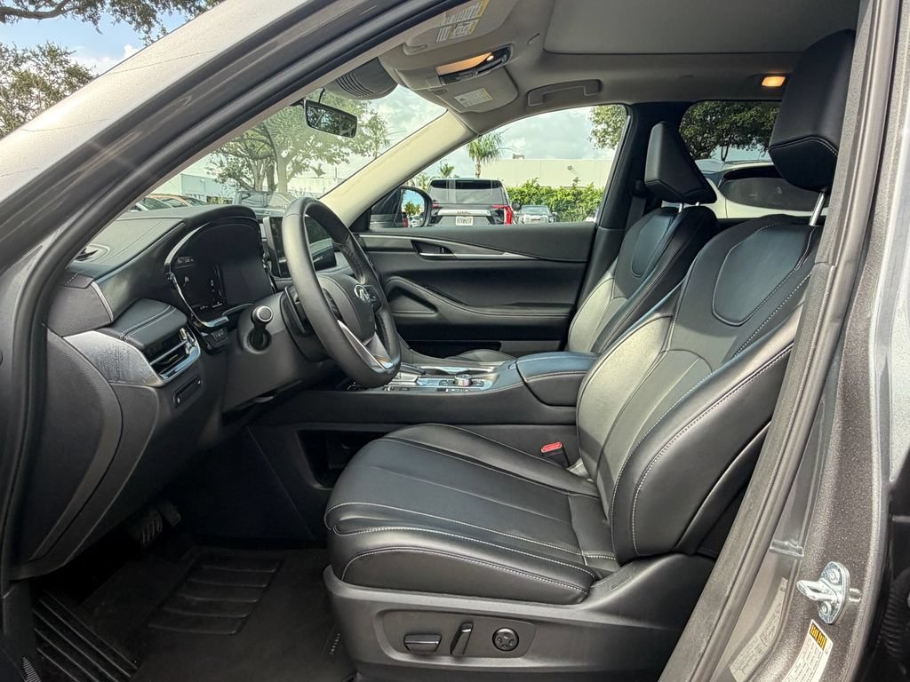 Used 2026 INFINITI QX60 Pure w/ Cargo Package FWD image 12