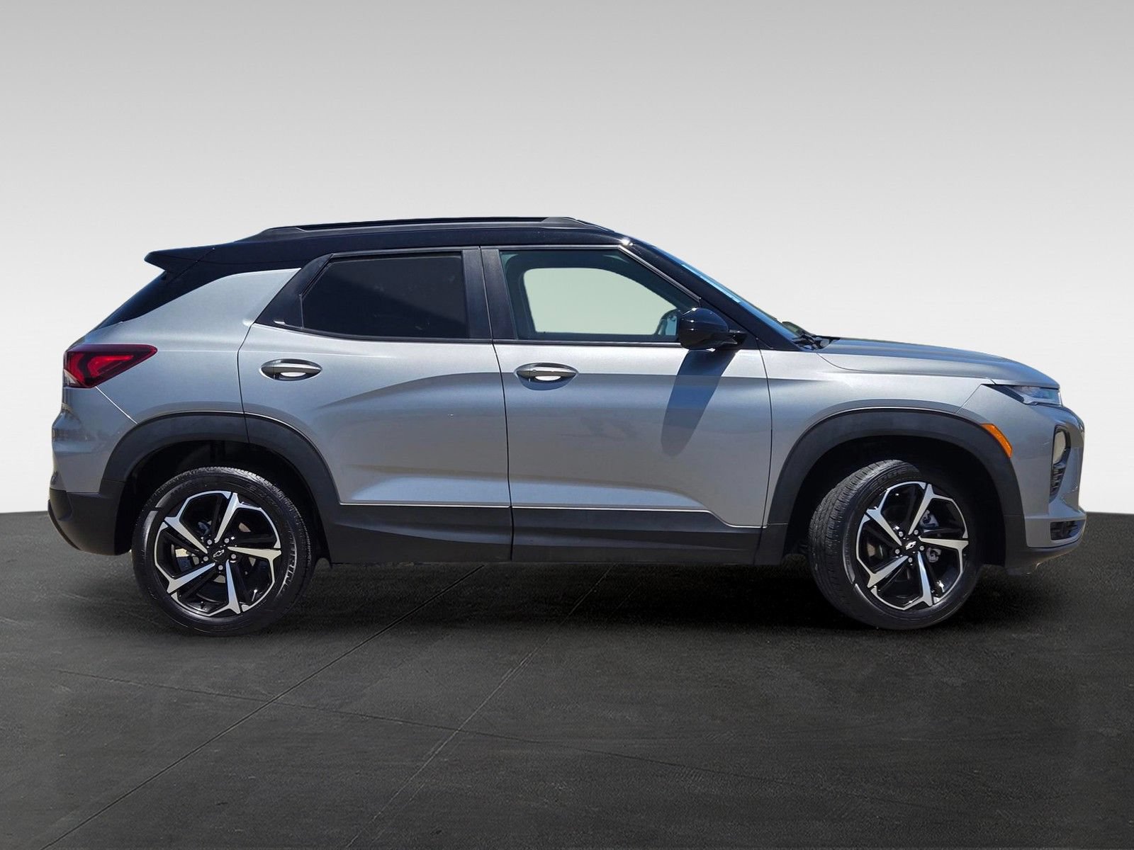 Used 2023 Chevrolet TrailBlazer RS AWD/4WD image 3