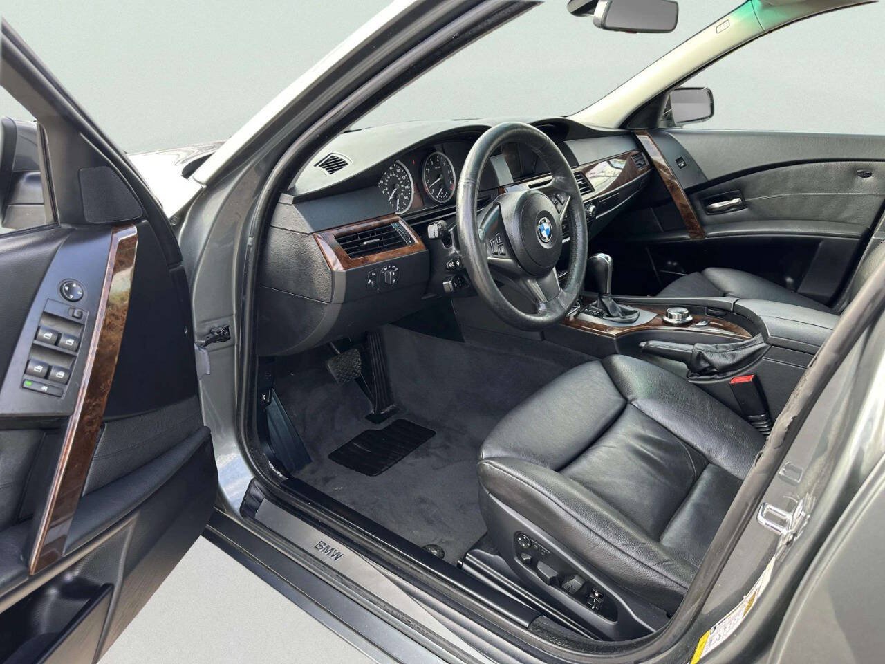 Used 2007 BMW 530xi Sedan AWD/4WD image 14