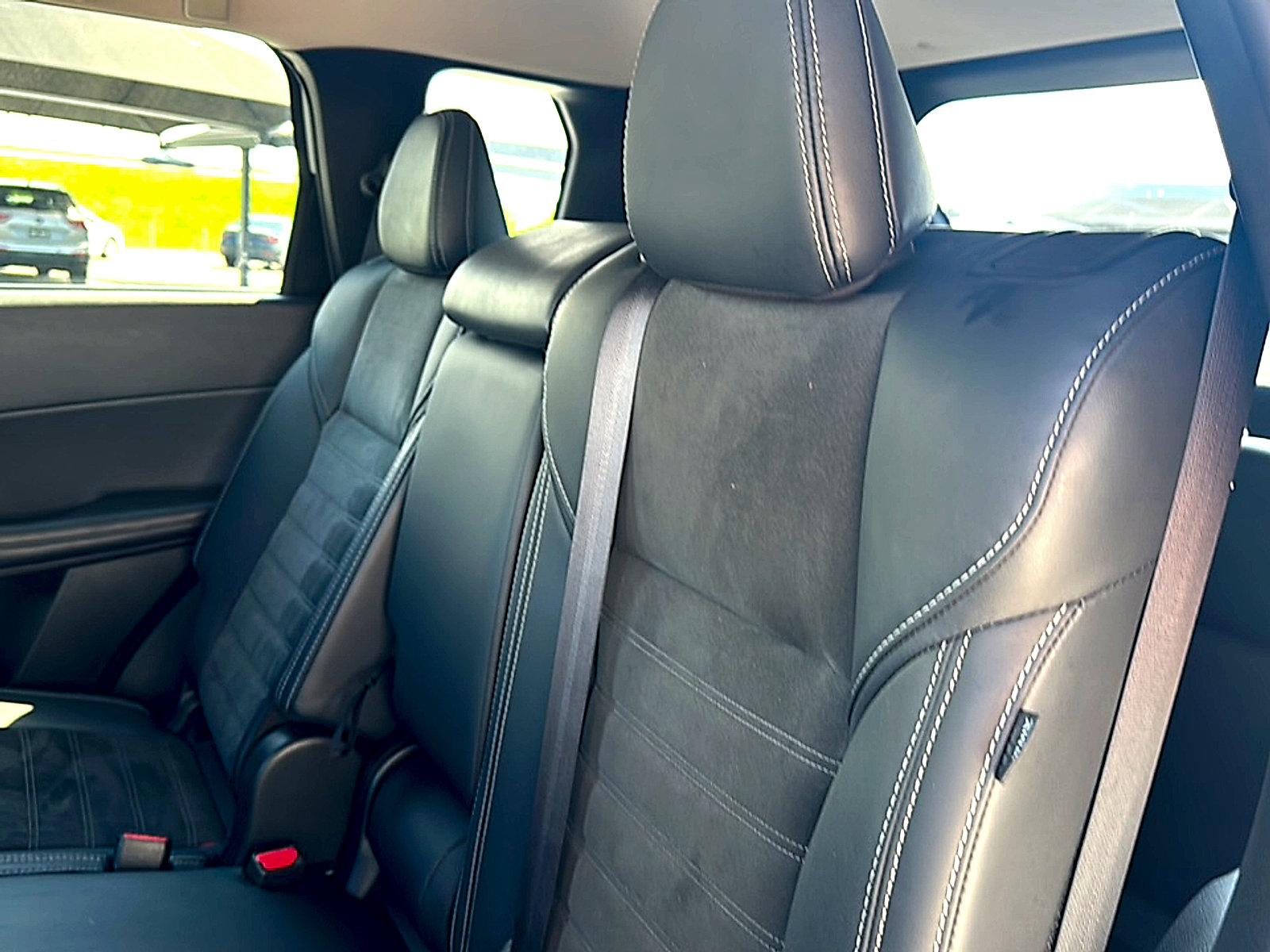 Used 2024 Mitsubishi Outlander SE image 19