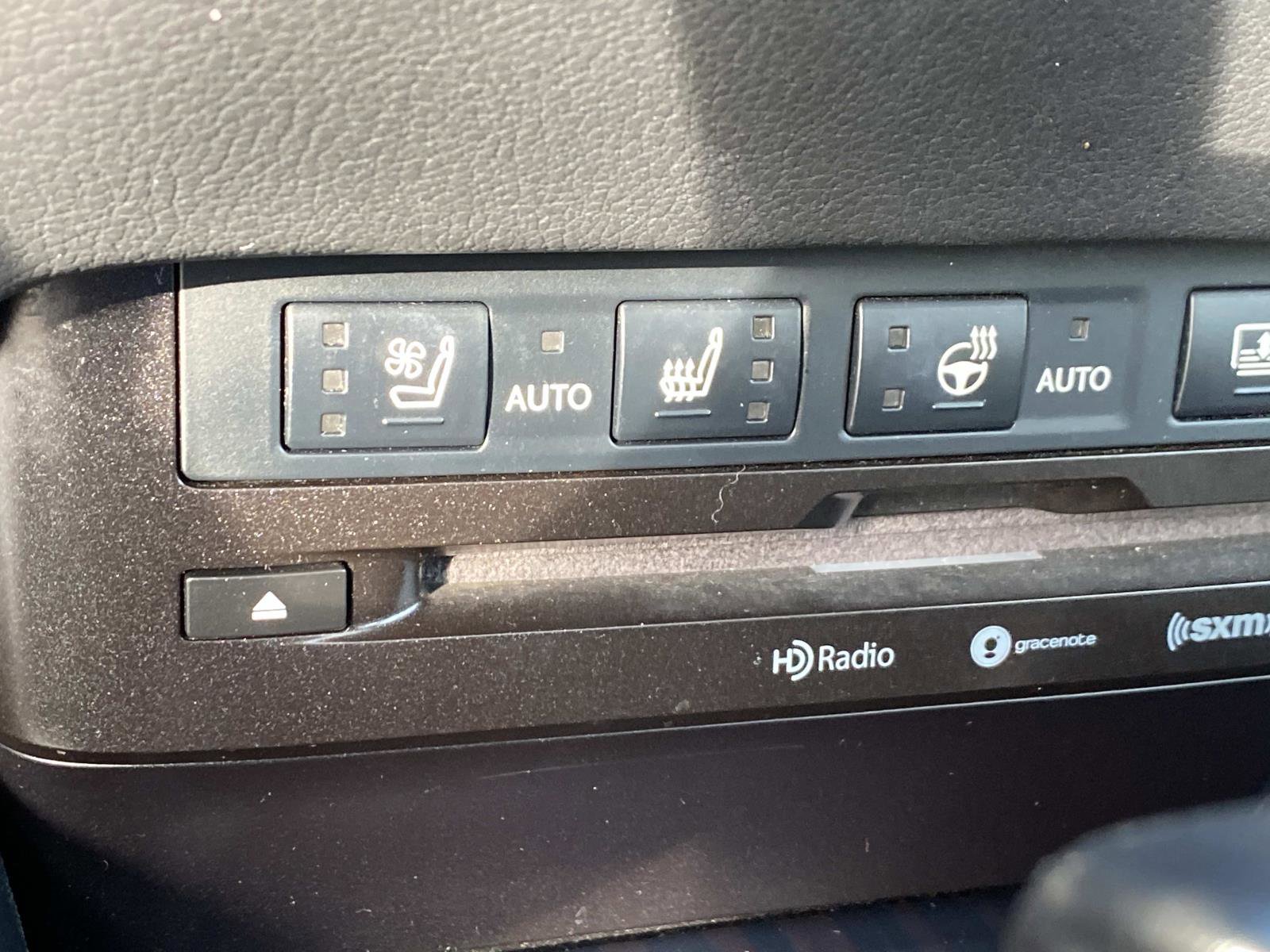 Used 2020 Lexus ES 350 w/ Luxury Package image 16