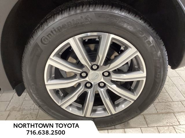 Used 2023 Cadillac XT4 Sport w/ Cold Weather Package AWD/4WD image 20