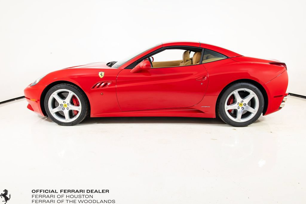 Used 2010 Ferrari California RWD image 31