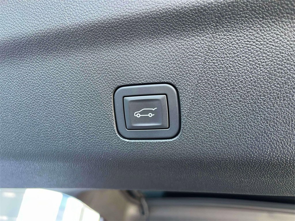 Used 2024 GMC Yukon XL SLT image 19