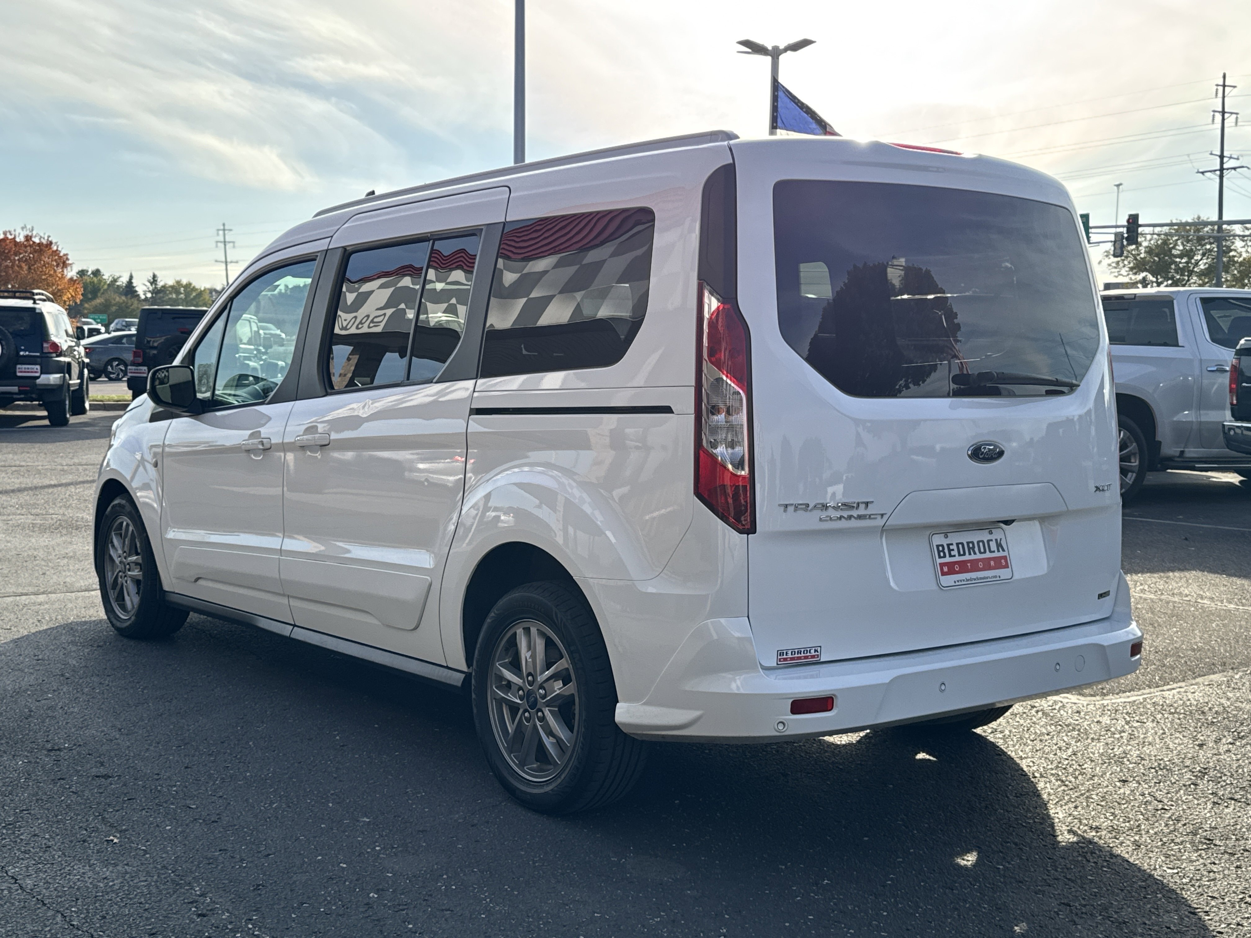 Used 2022 Ford Transit Connect XLT image 5
