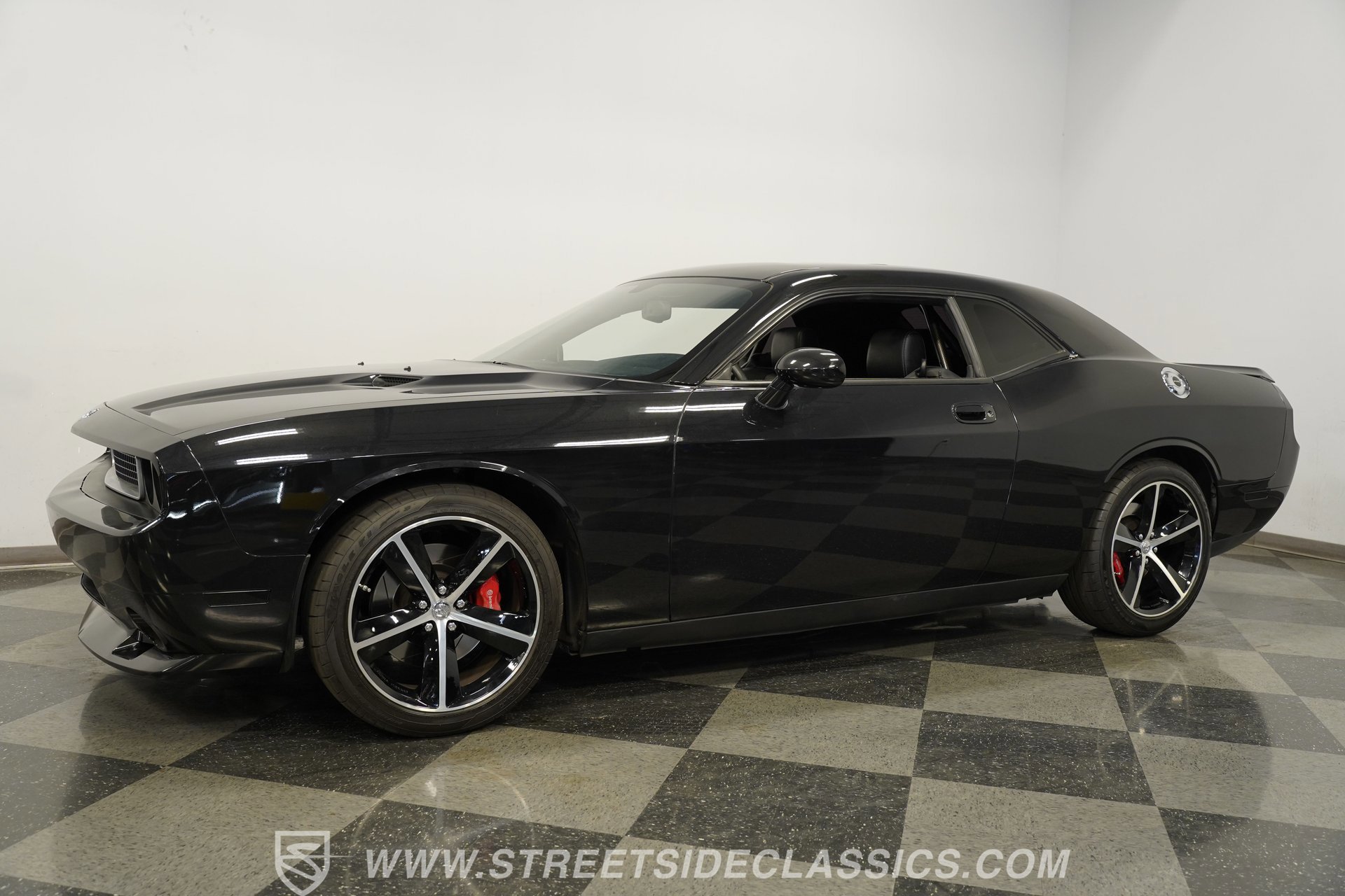 Used 2010 Dodge Challenger SRT8 w/ SRT Option Group II RWD image 6
