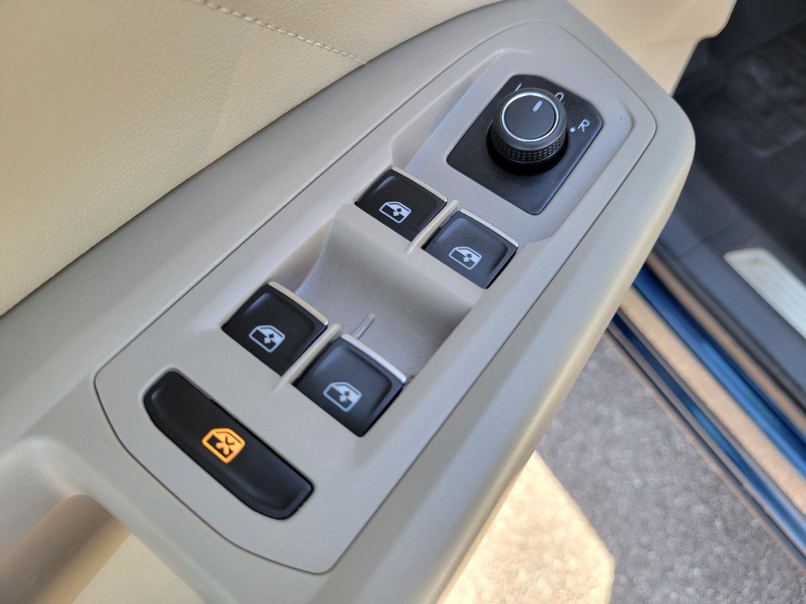 Used 2021 Volkswagen Atlas SE w/ Towing Package AWD/4WD image 7