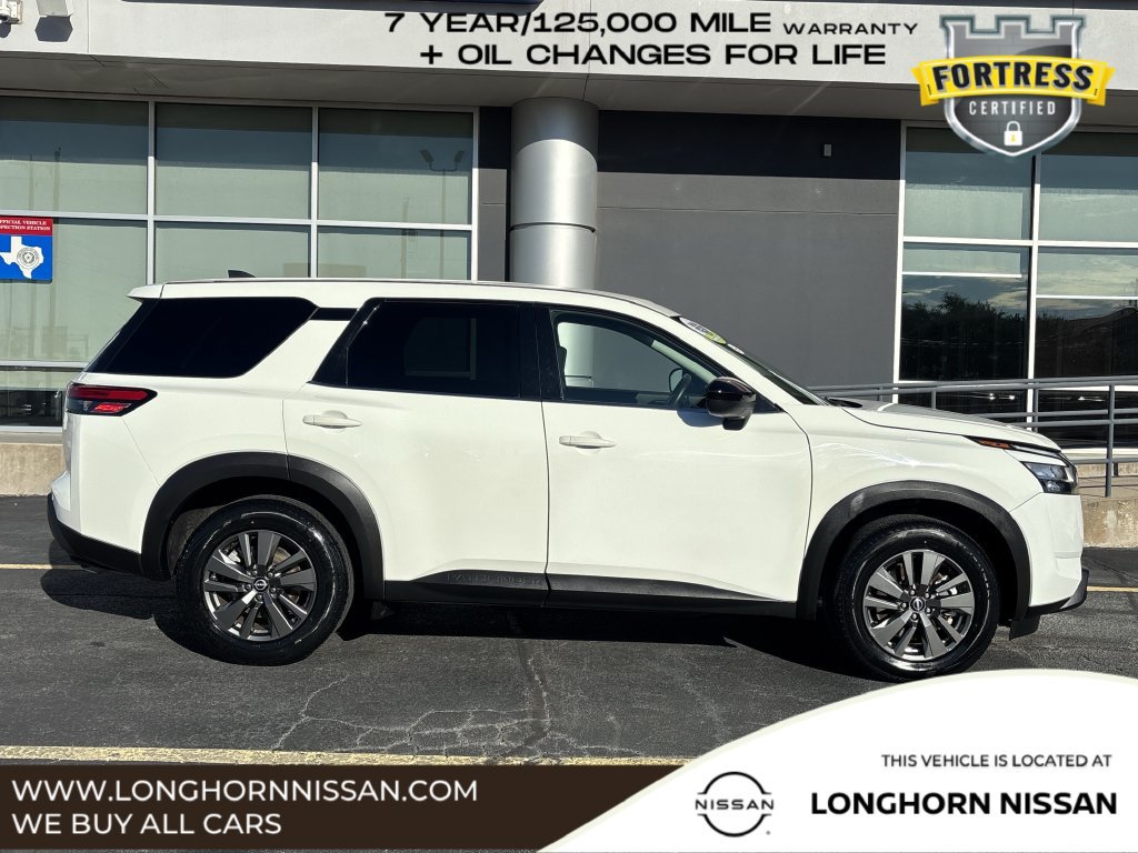 Used 2024 Nissan Pathfinder S FWD image 2