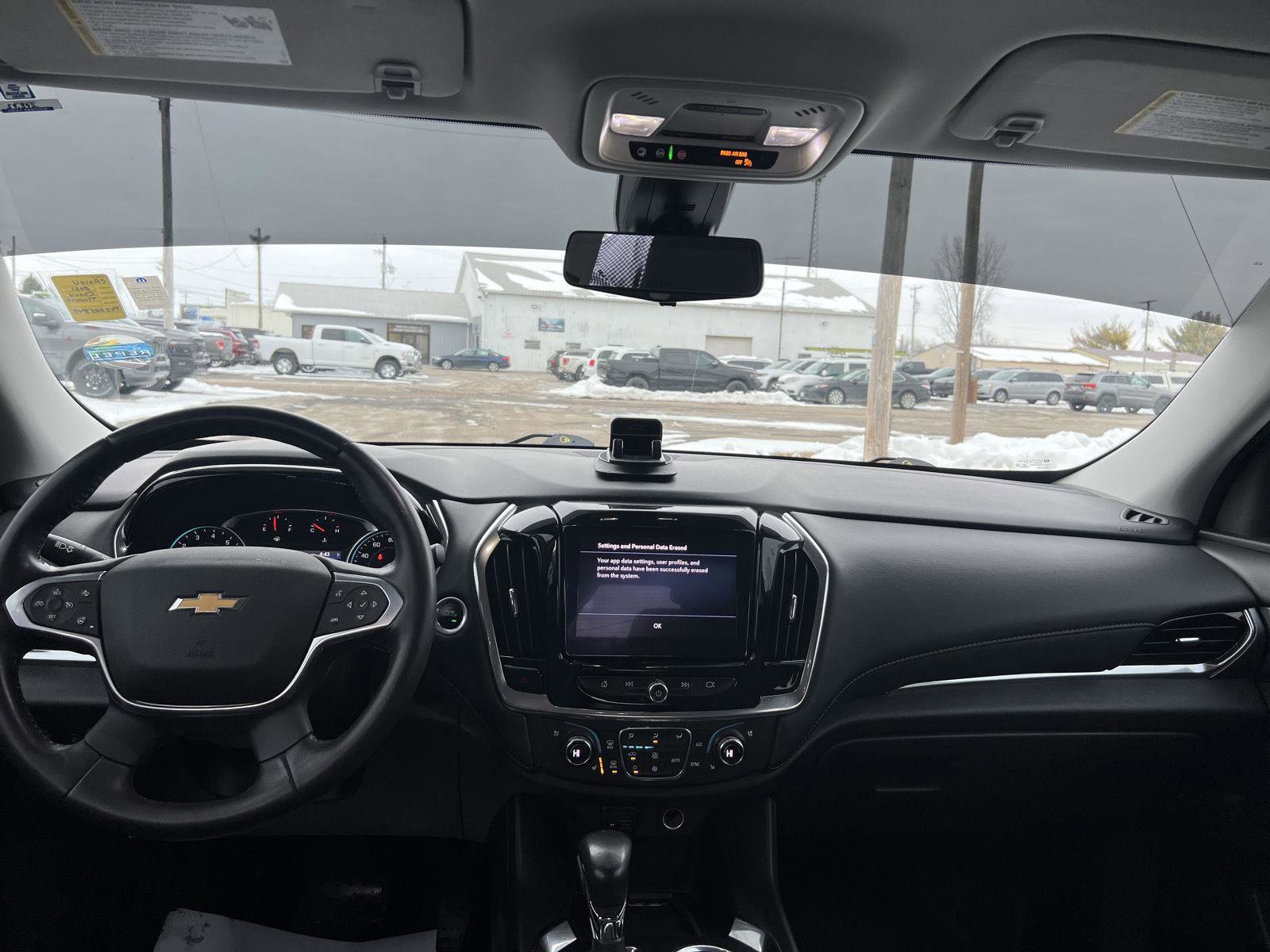 Used 2021 Chevrolet Traverse Premier image 24