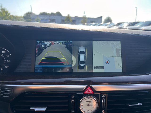 Used 2018 Genesis G90 3.3T Premium AWD/4WD image 25
