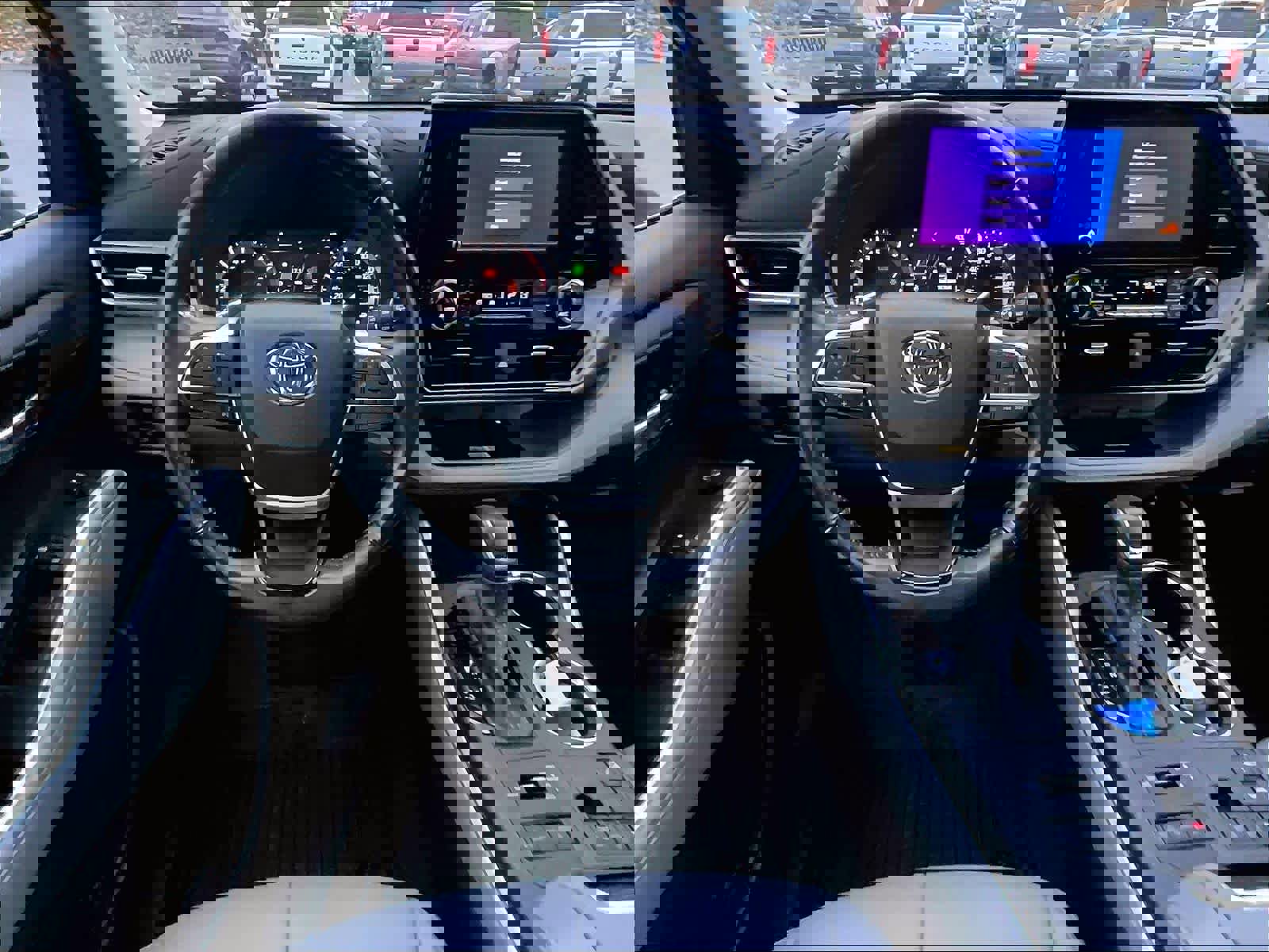 Used 2023 Toyota Highlander XLE image 18