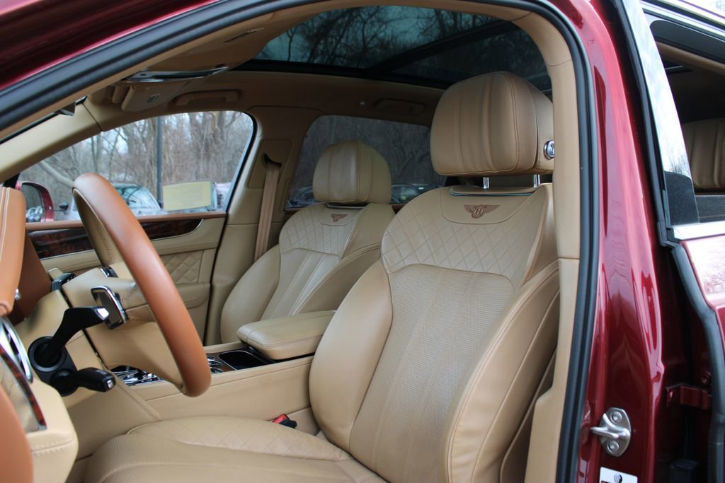 Used 2018 Bentley Bentayga AWD/4WD image 9