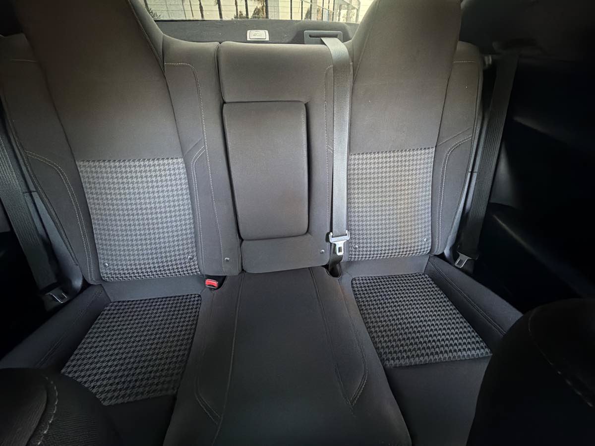 Used 2018 Dodge Challenger SXT RWD image 29