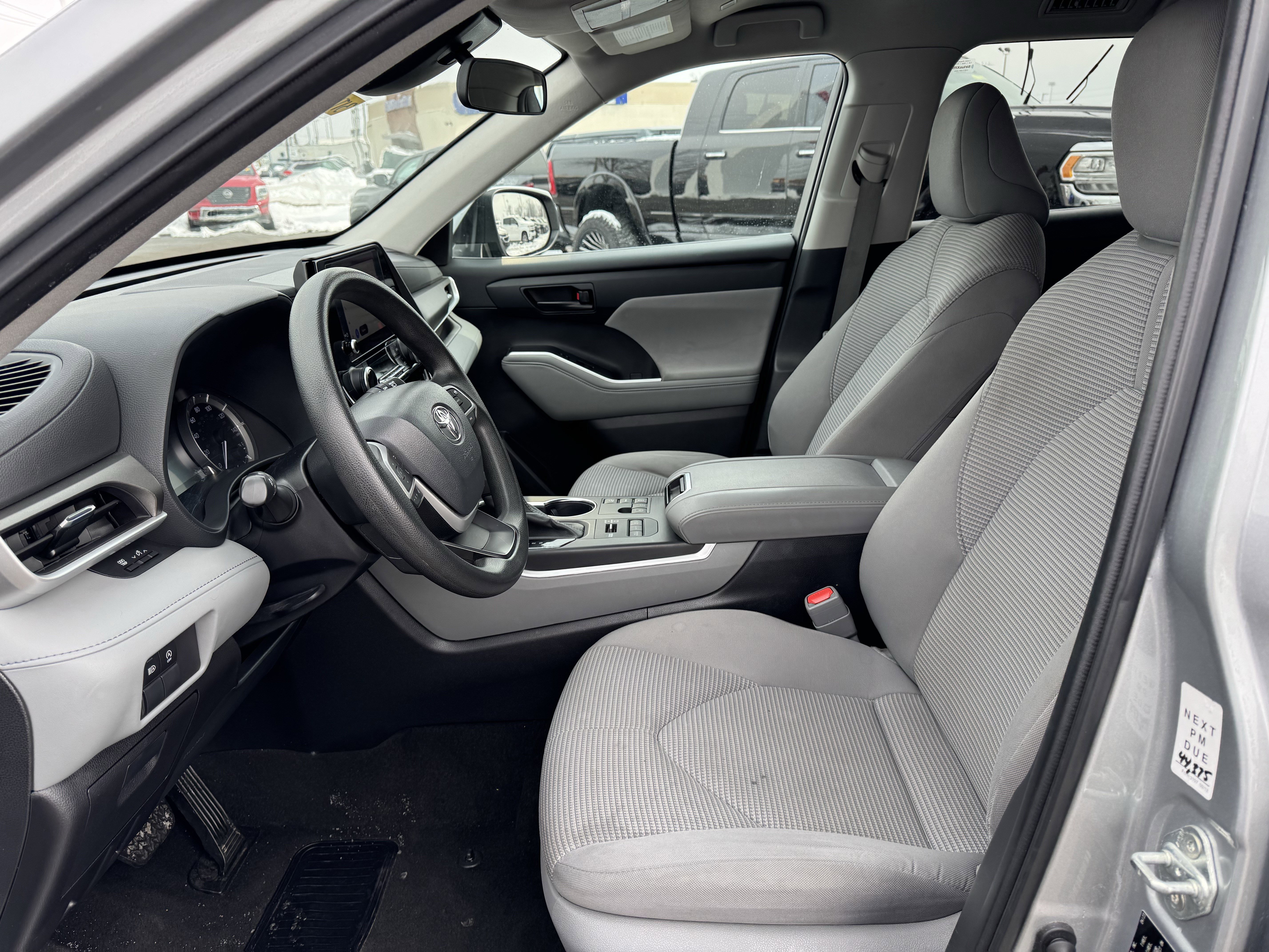 Used 2023 Toyota Highlander L image 24