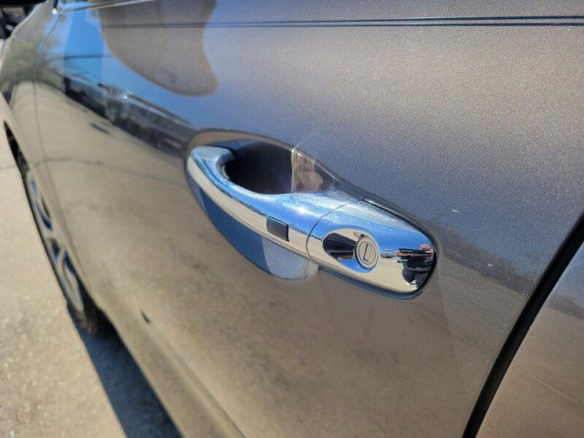 Used 2019 Kia Sorento SX image 12