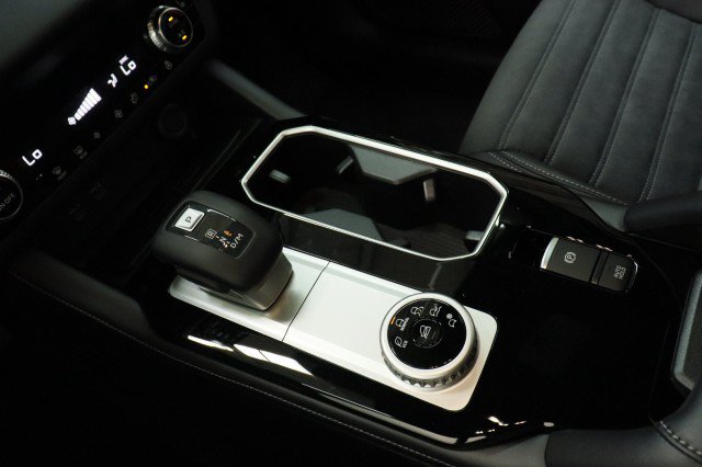 New 2026 Mitsubishi Outlander LE FWD image 14