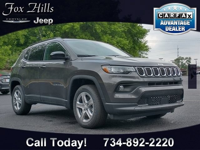 New 2023 Jeep Compass Latitude w/ Convenience Group AWD/4WD image 38
