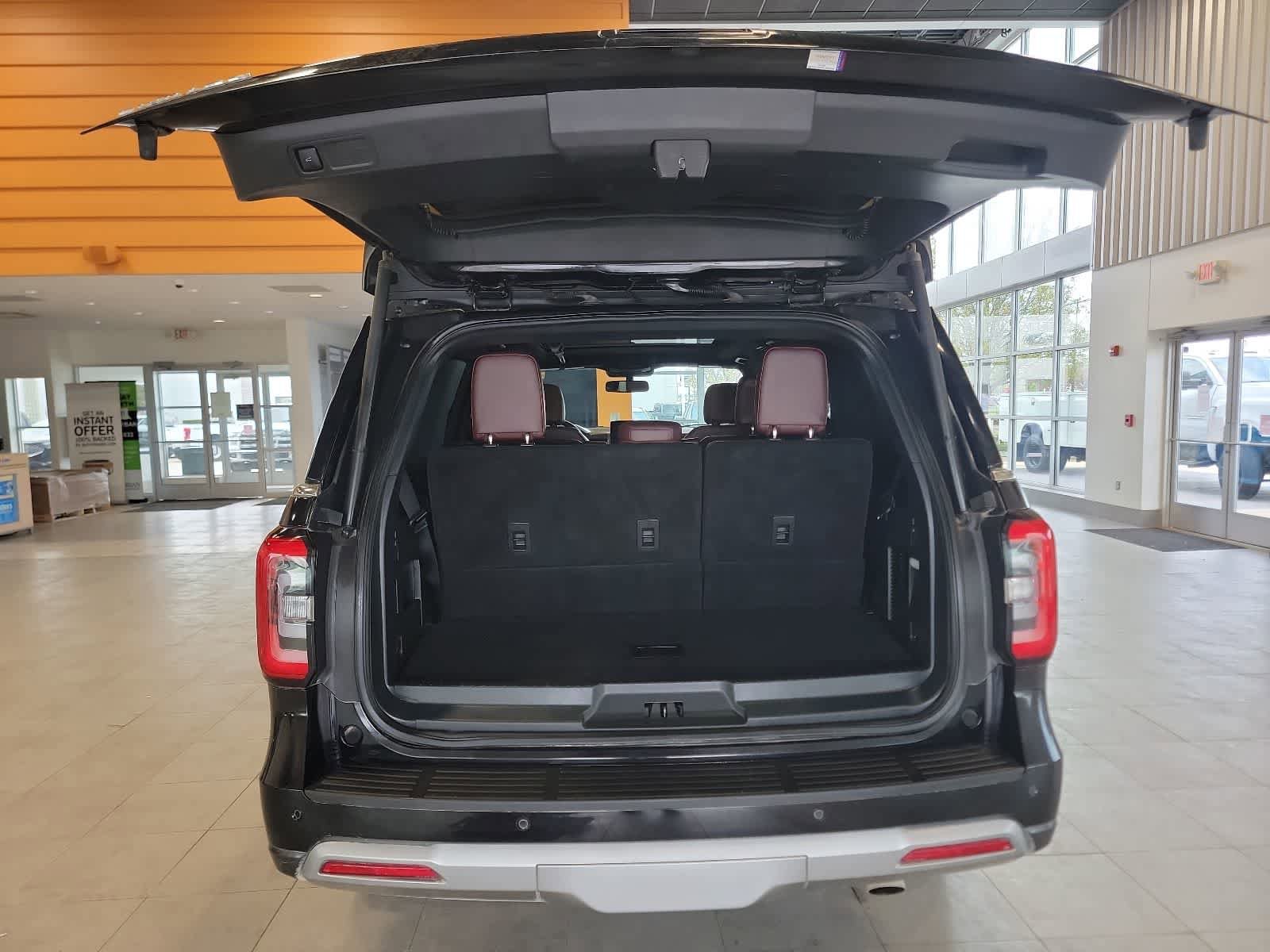 Used 2023 Ford Expedition Limited AWD/4WD image 37