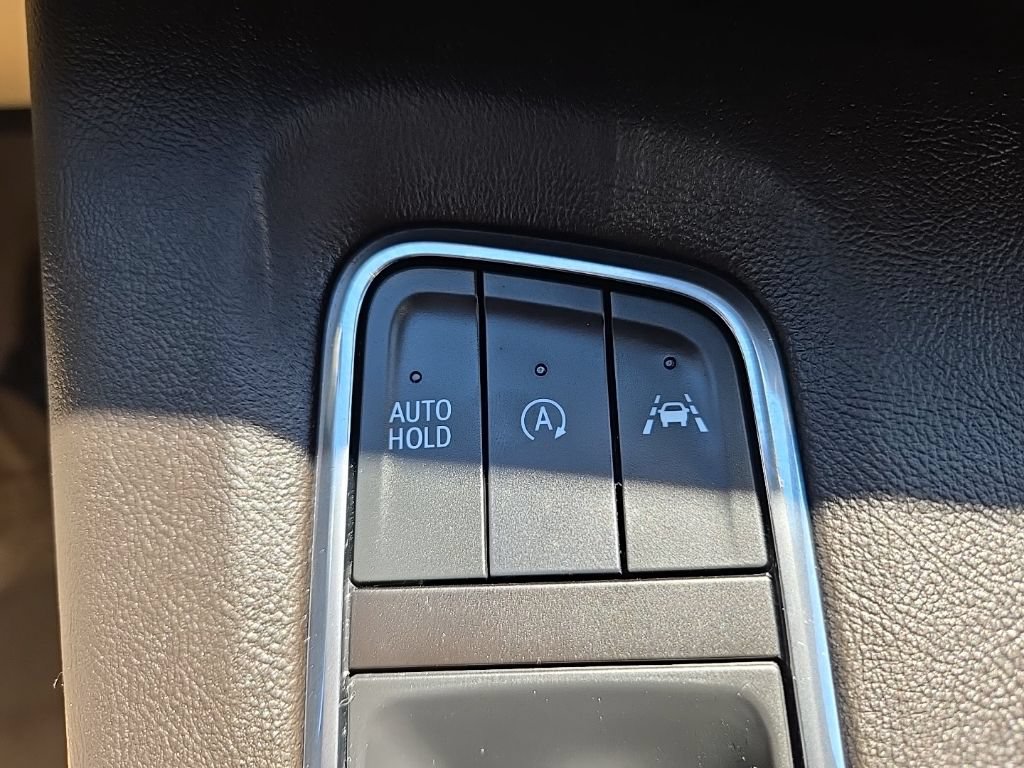 Used 2024 Cadillac Escalade Premium Luxury AWD/4WD image 28