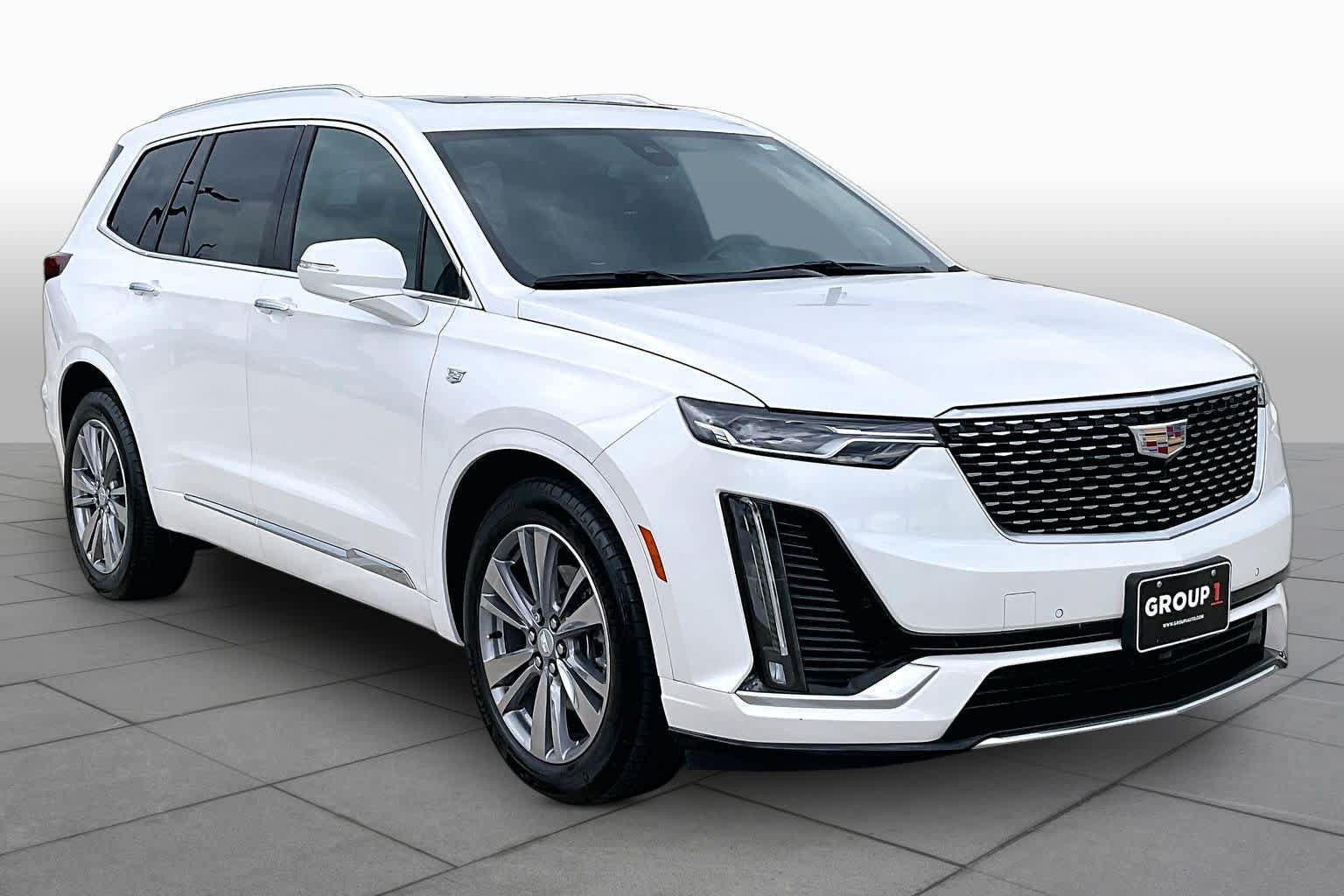 Certified 2025 Cadillac XT6 Premium Luxury FWD image 3