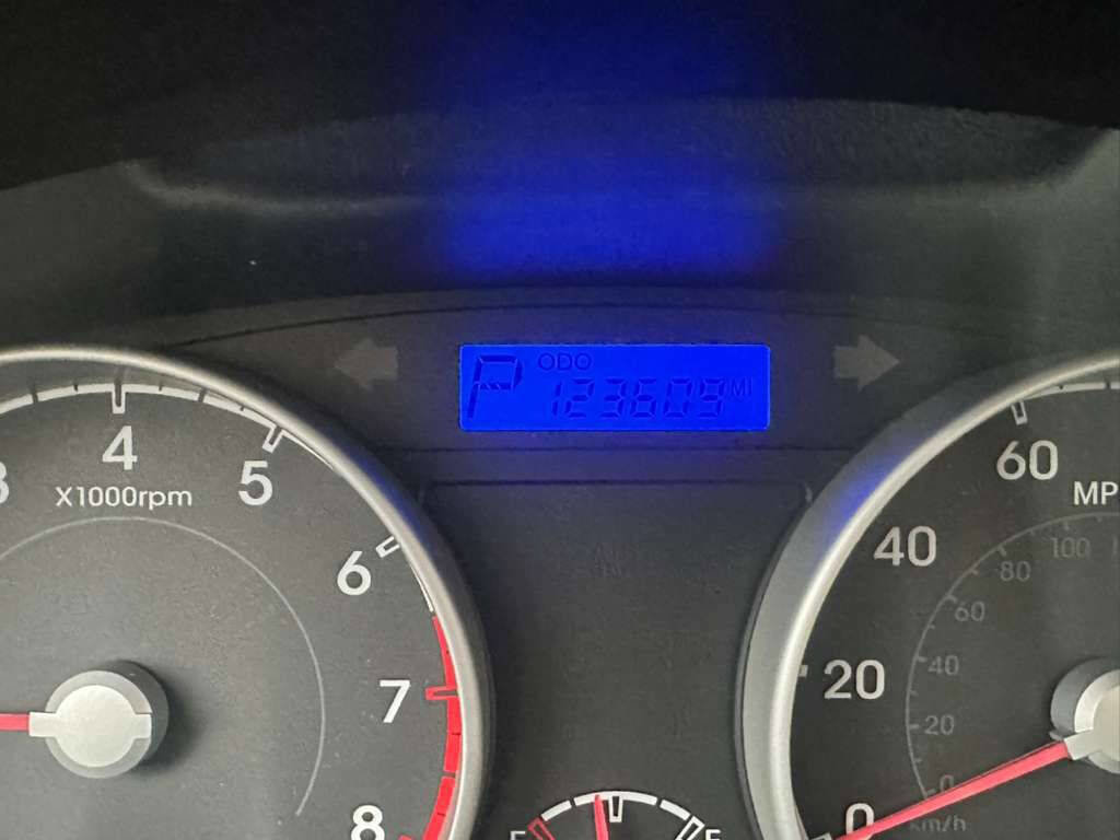 Used 2010 Hyundai Accent GS w/ Premium Pkg 3 image 17