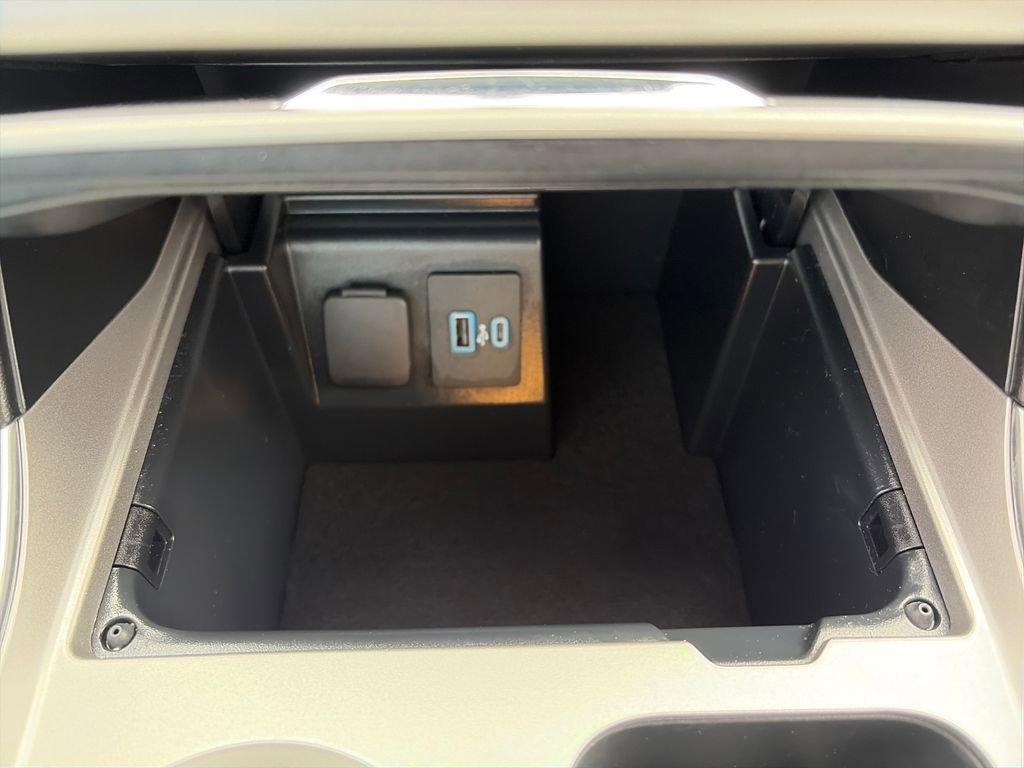 Used 2023 Ford Explorer XLT w/ Equipment Group 202A image 22