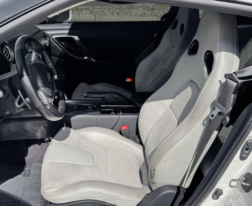 Used 2009 Nissan GT-R Premium AWD/4WD image 14