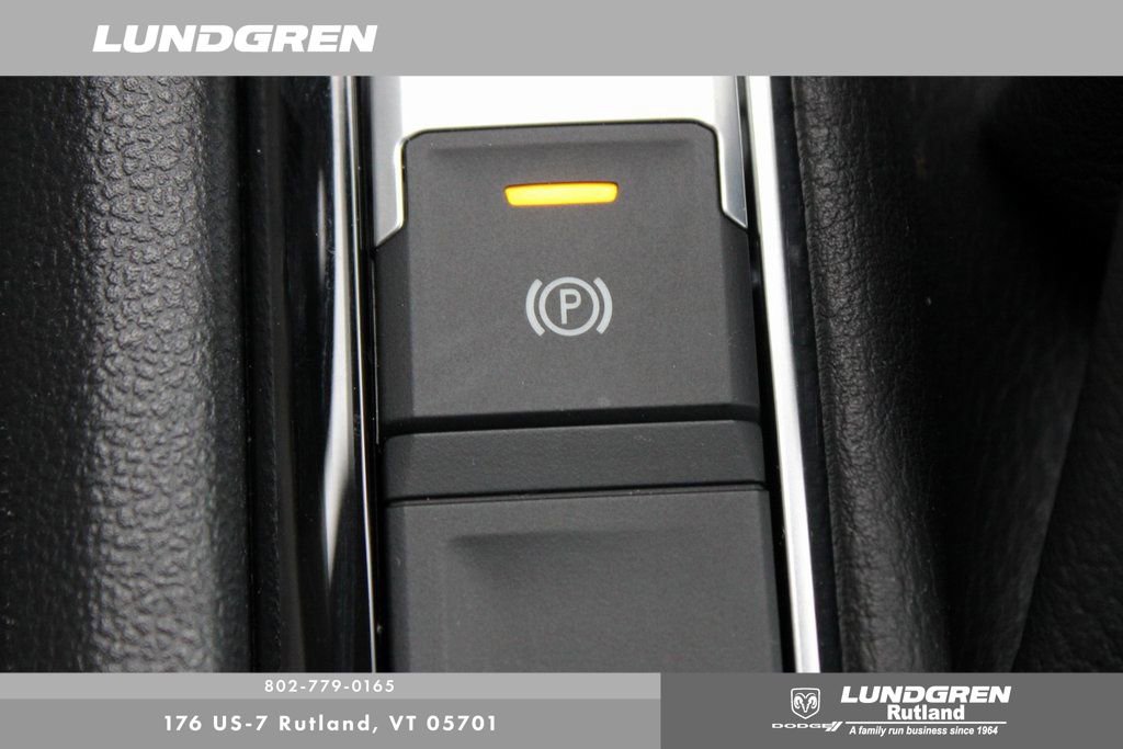 Used 2024 Volkswagen Taos SE w/ Panoramic Sunroof Package image 34