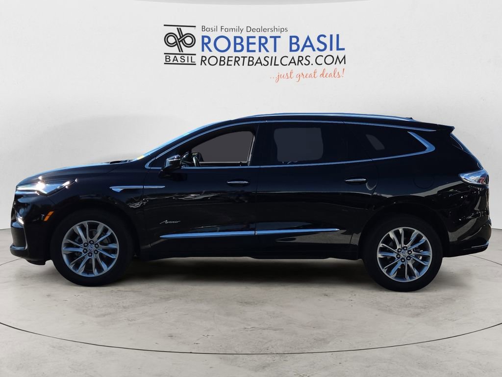 Used 2024 Buick Enclave Avenir w/ Avenir Technology Package image 2