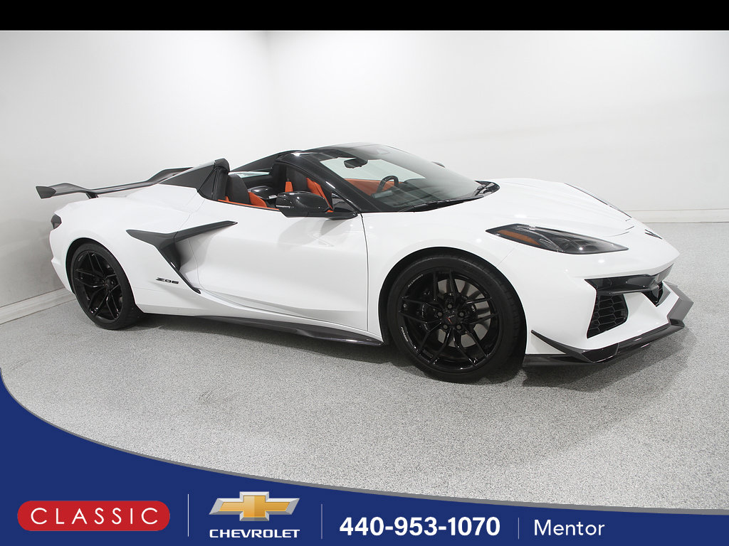 Used 2025 Chevrolet Corvette Z06 w/ Stealth Interior Trim Package RWD image 1