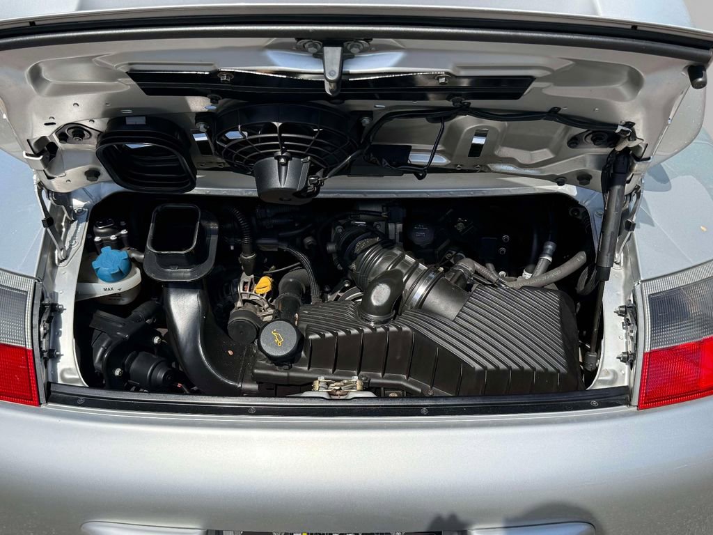Used 2005 Porsche 911 Carrera RWD image 15