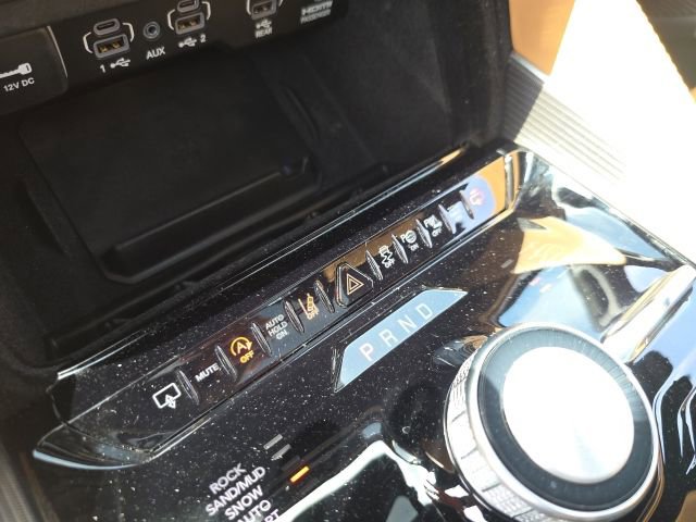 Used 2024 Jeep Grand Wagoneer L Series III w/ Rear Seat Video Group 1 AWD/4WD image 41