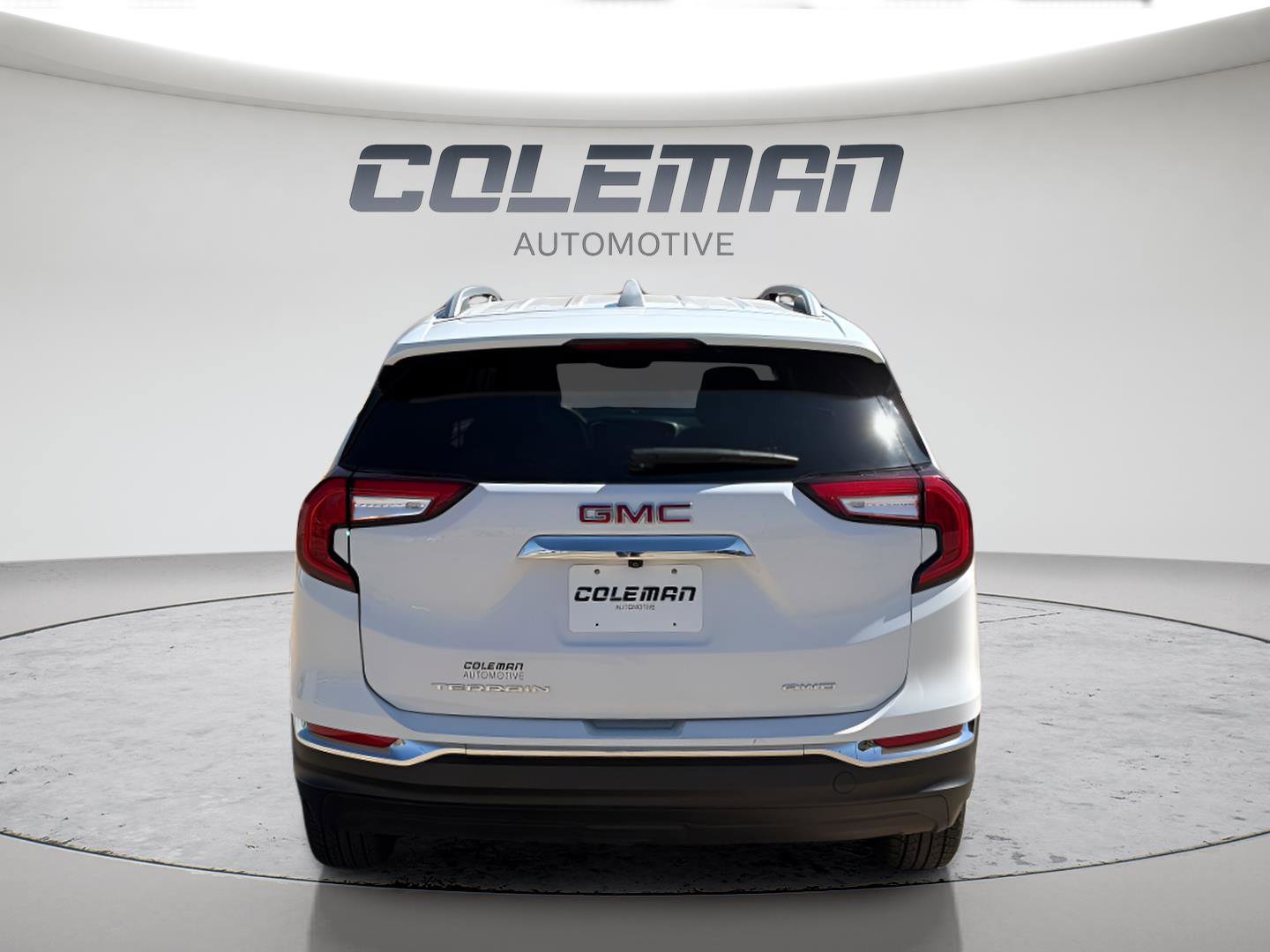 Used 2024 GMC Terrain SLT AWD/4WD image 4