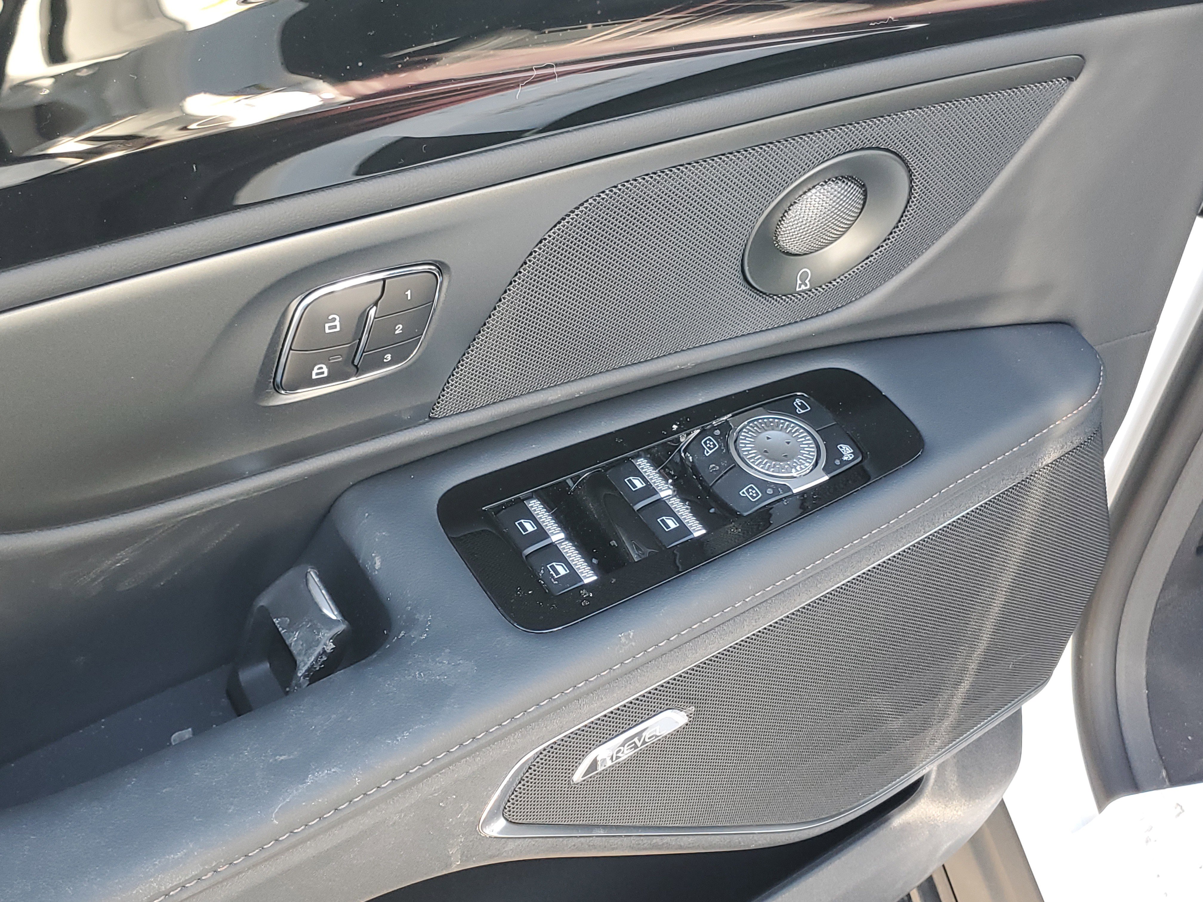 New 2026 Lincoln Nautilus Reserve w/ Jet Appearance Package image 9