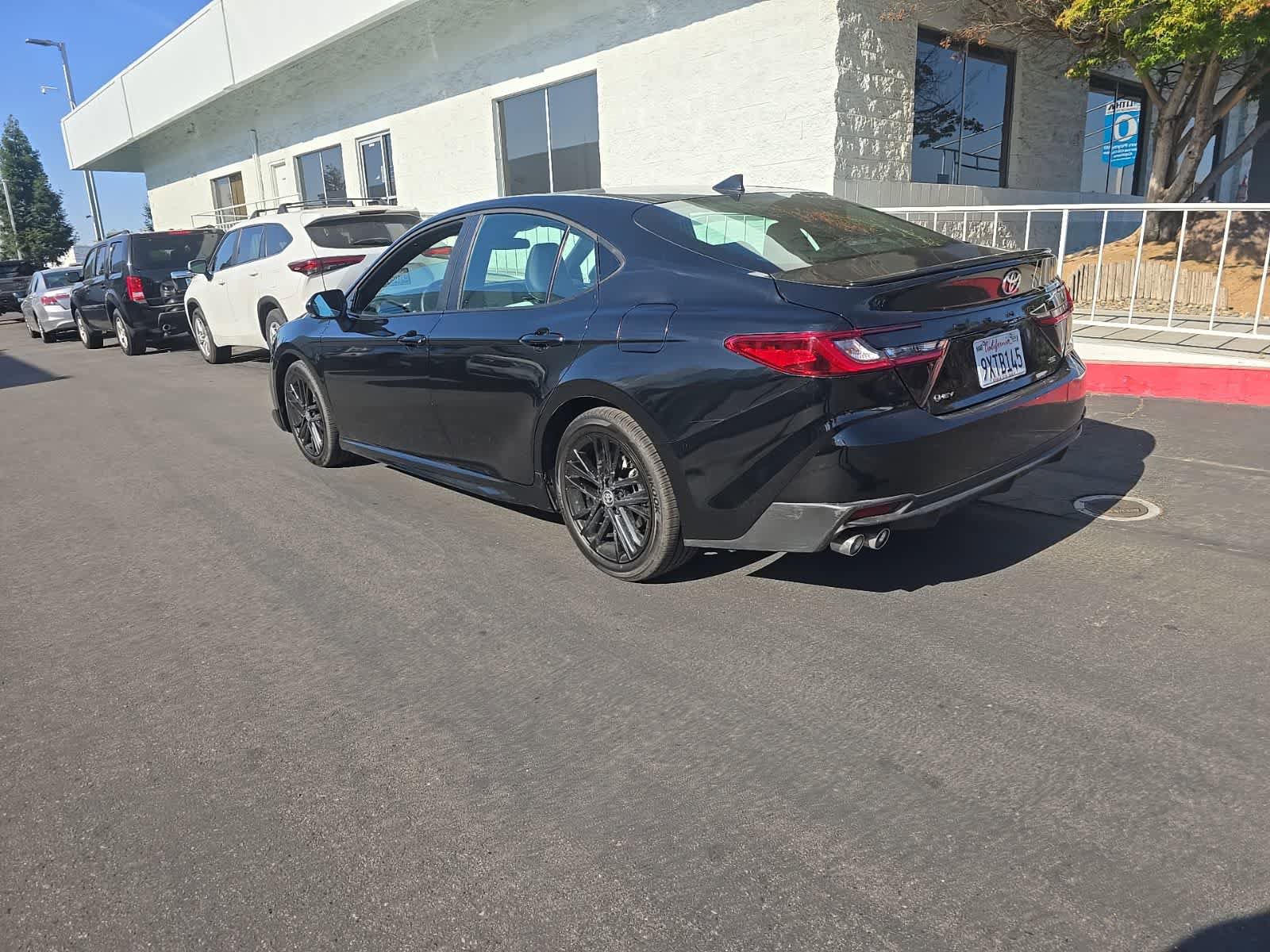 Used 2026 Toyota Camry SE FWD image 8