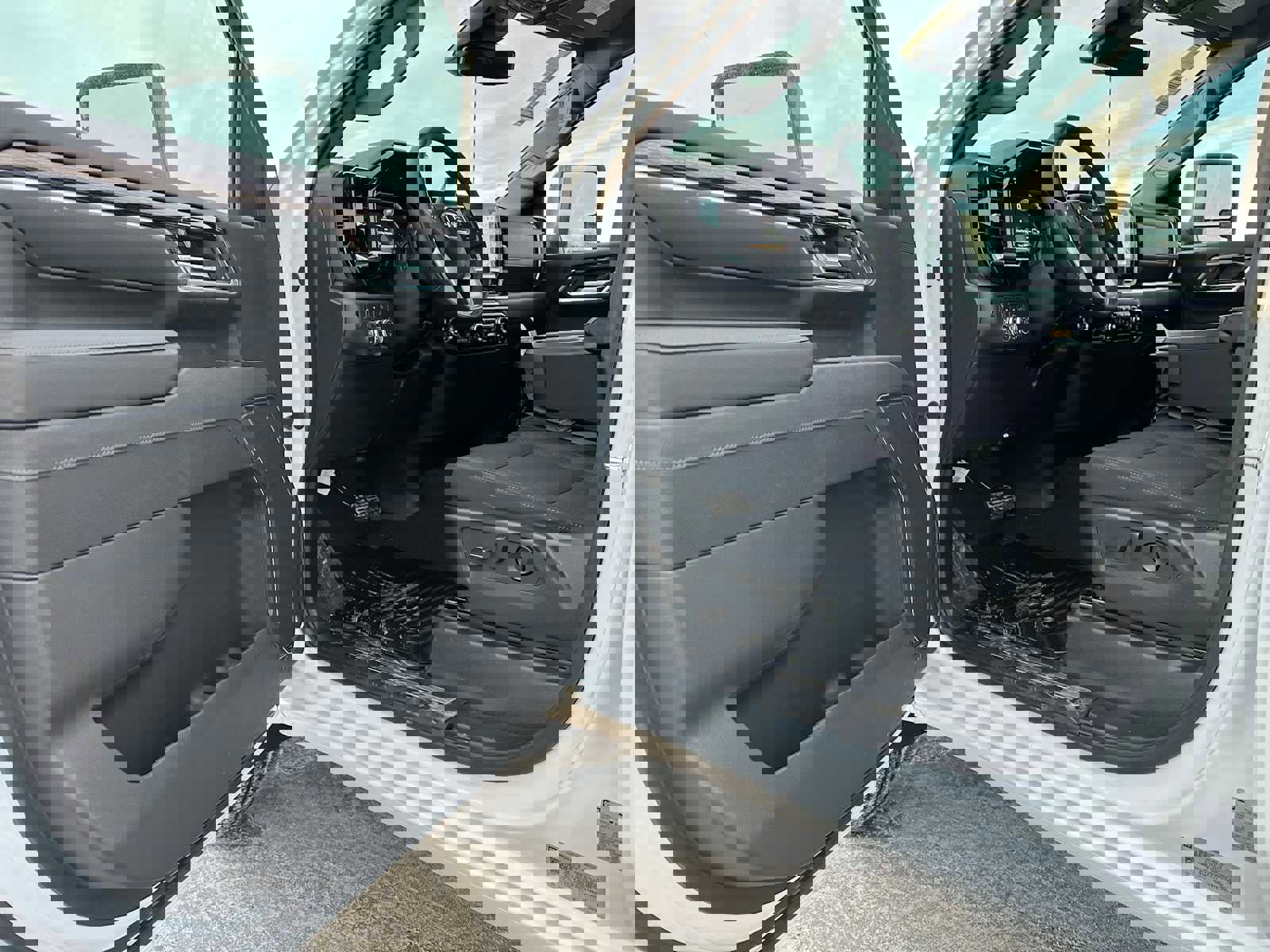 New 2026 GMC Sierra 2500 SLE w/ SLE Convenience Package image 19