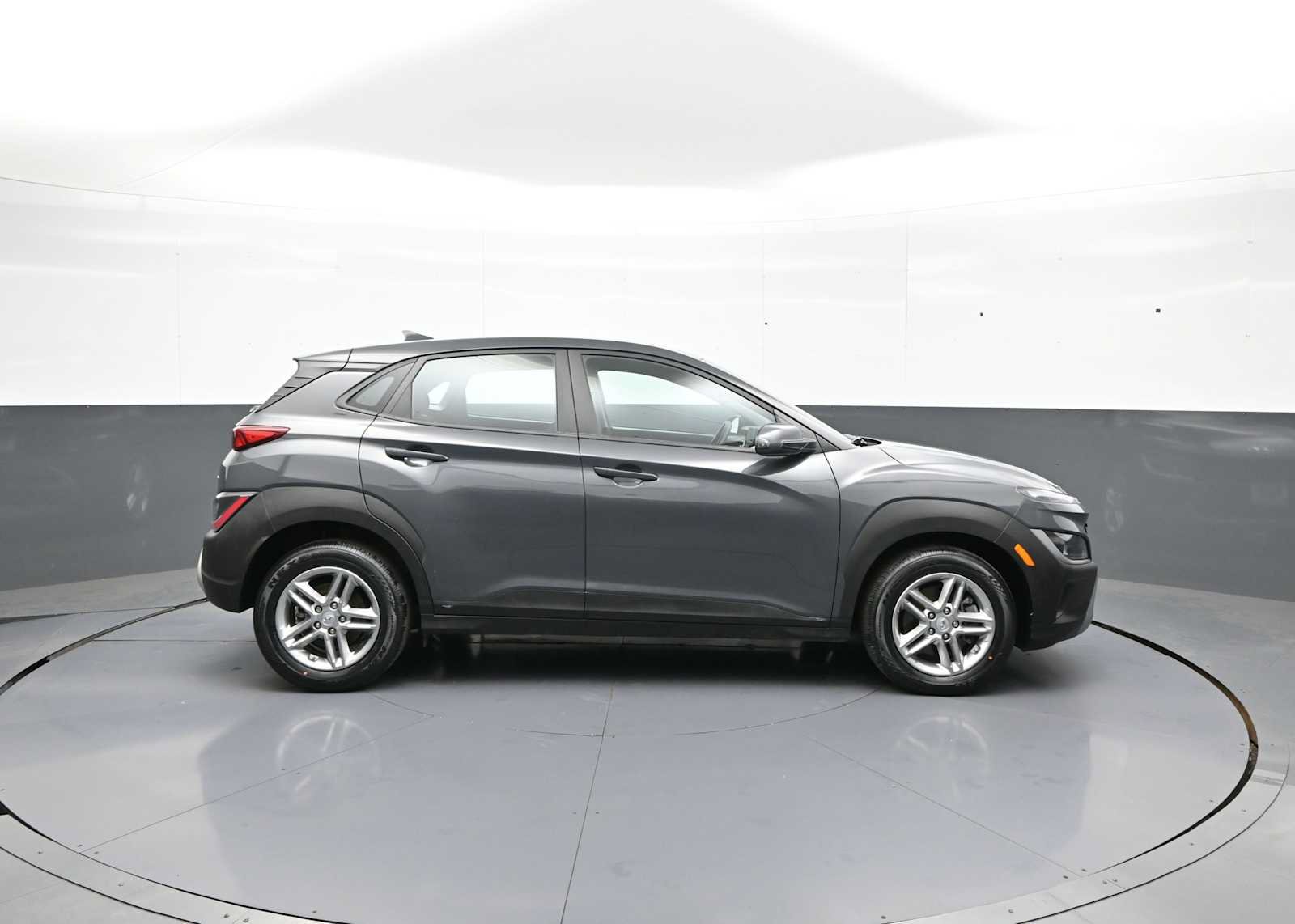 Used 2023 Hyundai Kona SE w/ Cargo Package AWD/4WD image 4