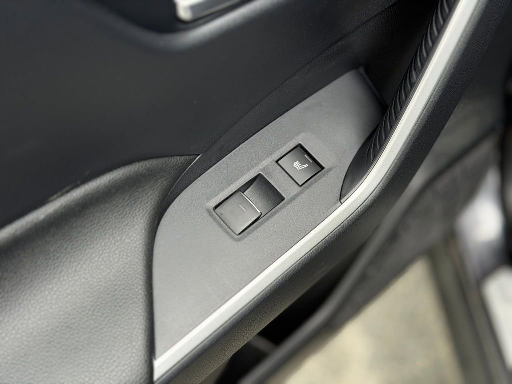 Used 2024 Toyota RAV4 SE w/ Weather & Moonroof Package image 7